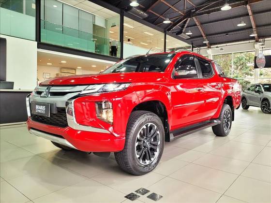 MITSUBISHI L200 TRITON 2.4 16V TURBO DIESEL SPORT HPE CD 4P 4X4 AUTOMÁTICO MITSUBISHI L200 TRITON 2.4 16V TURBO DIESEL SPORT HPE CD 4P 4X4 AUTOMÁTICO
